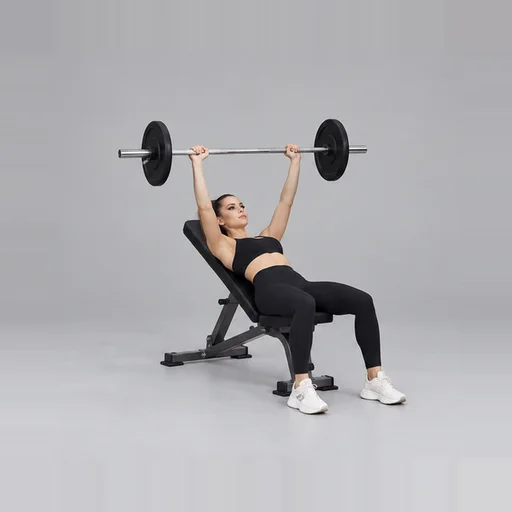 Barbell ile Eğimli Bench Press · 1. kare